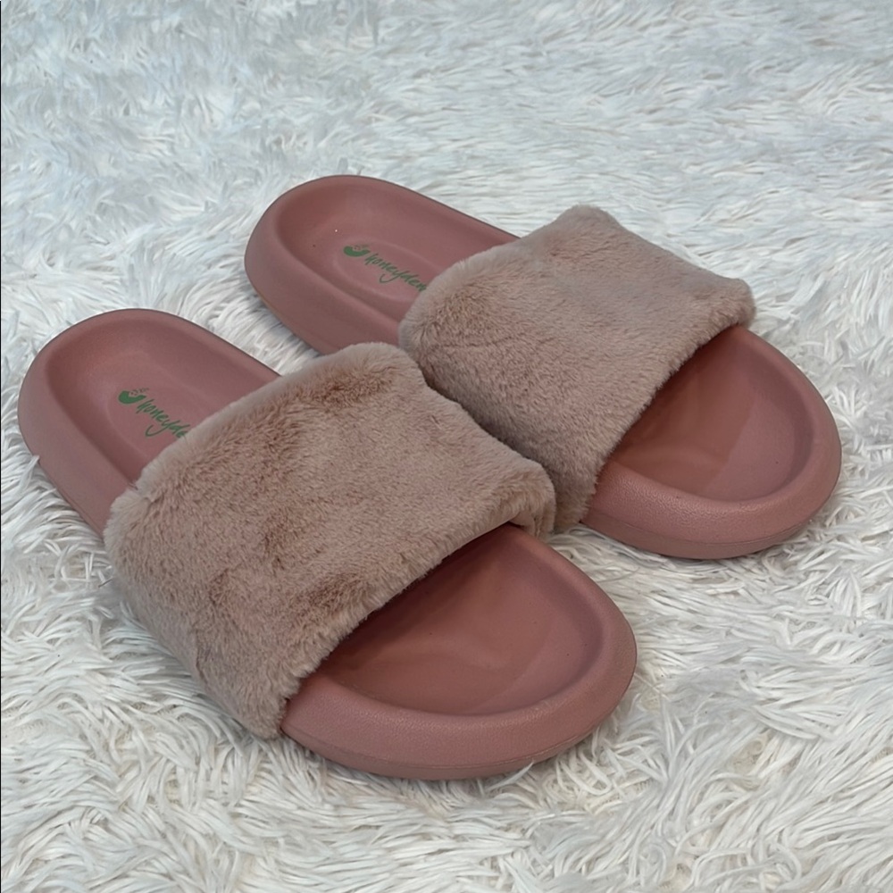 HONEYDEW WOMENS SIZE 9/10 Cozy Pink Slides